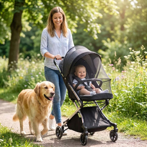 Moustiquaire poussette airyprotect noir maman et bébé en marche
