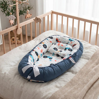 Réducteur de lit bébé cocooning secure voiture bleue en berceau